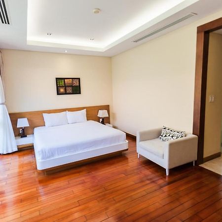 Deluxe Ocean Villa Along The Beach Da Nang Exterior foto