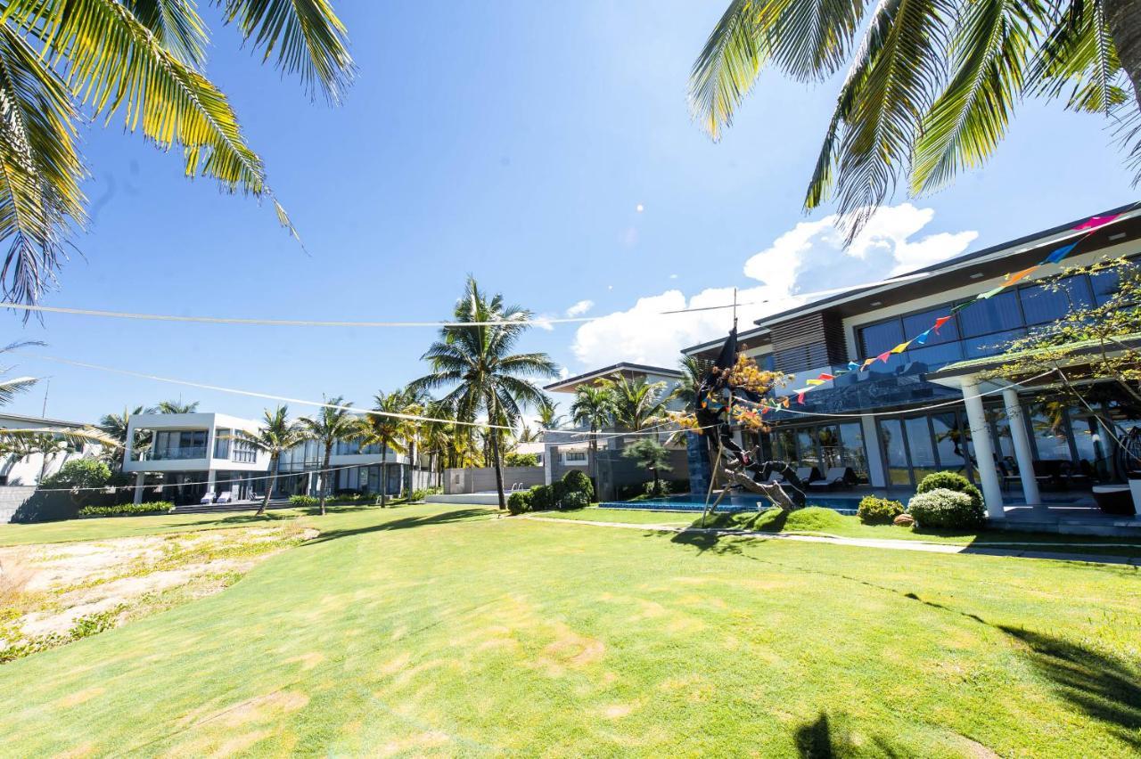 Deluxe Ocean Villa Along The Beach Da Nang Exterior foto