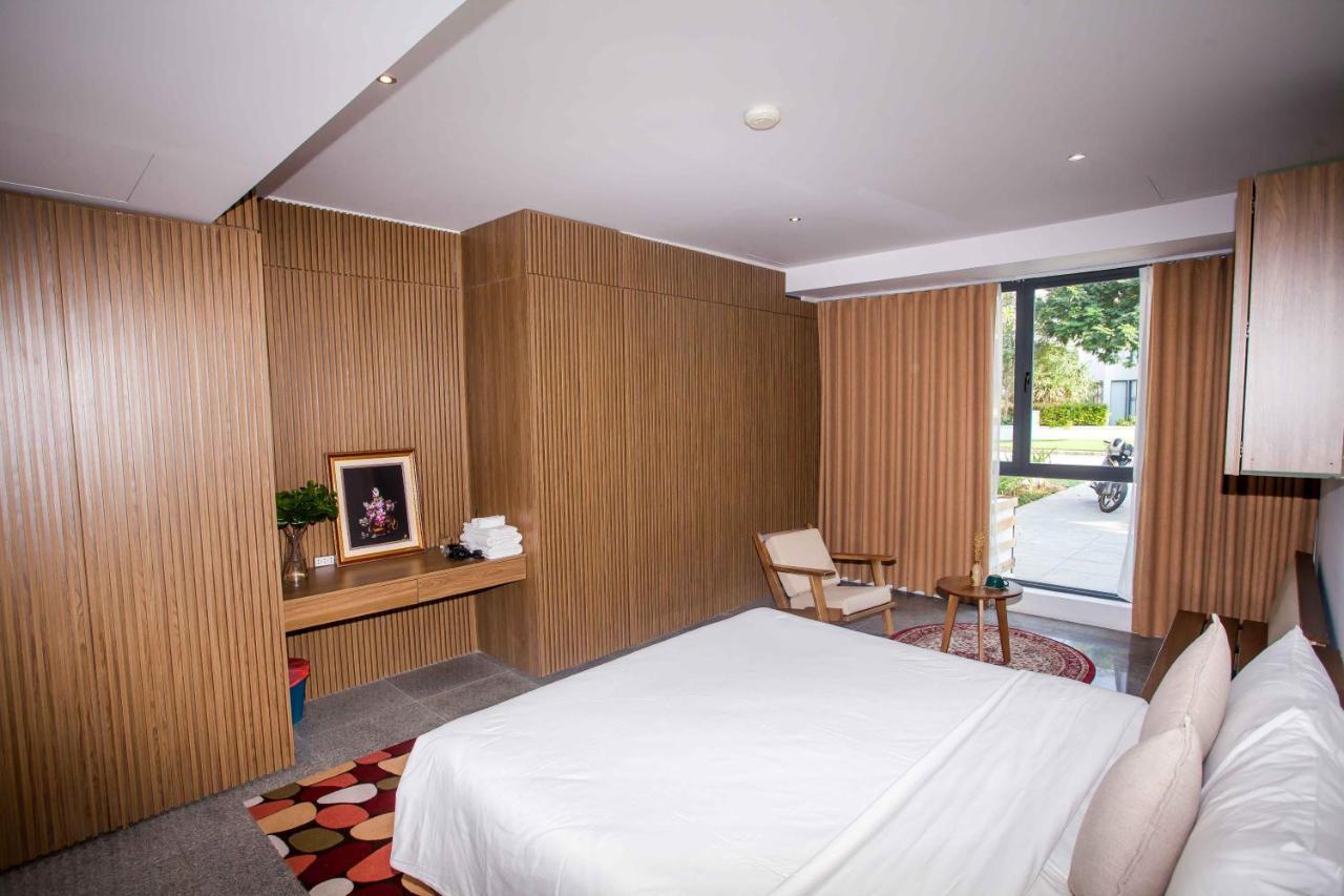 Deluxe Ocean Villa Along The Beach Da Nang Exterior foto