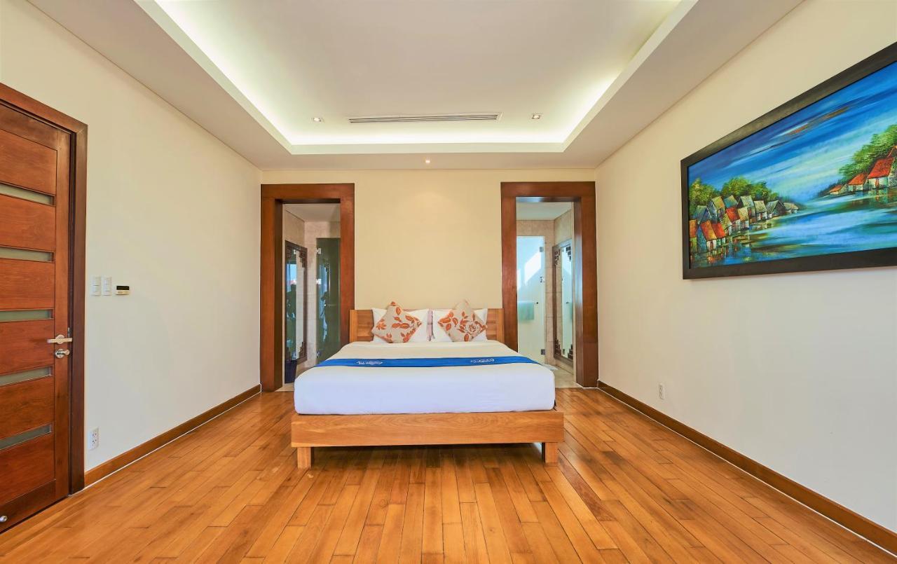 Deluxe Ocean Villa Along The Beach Da Nang Exterior foto