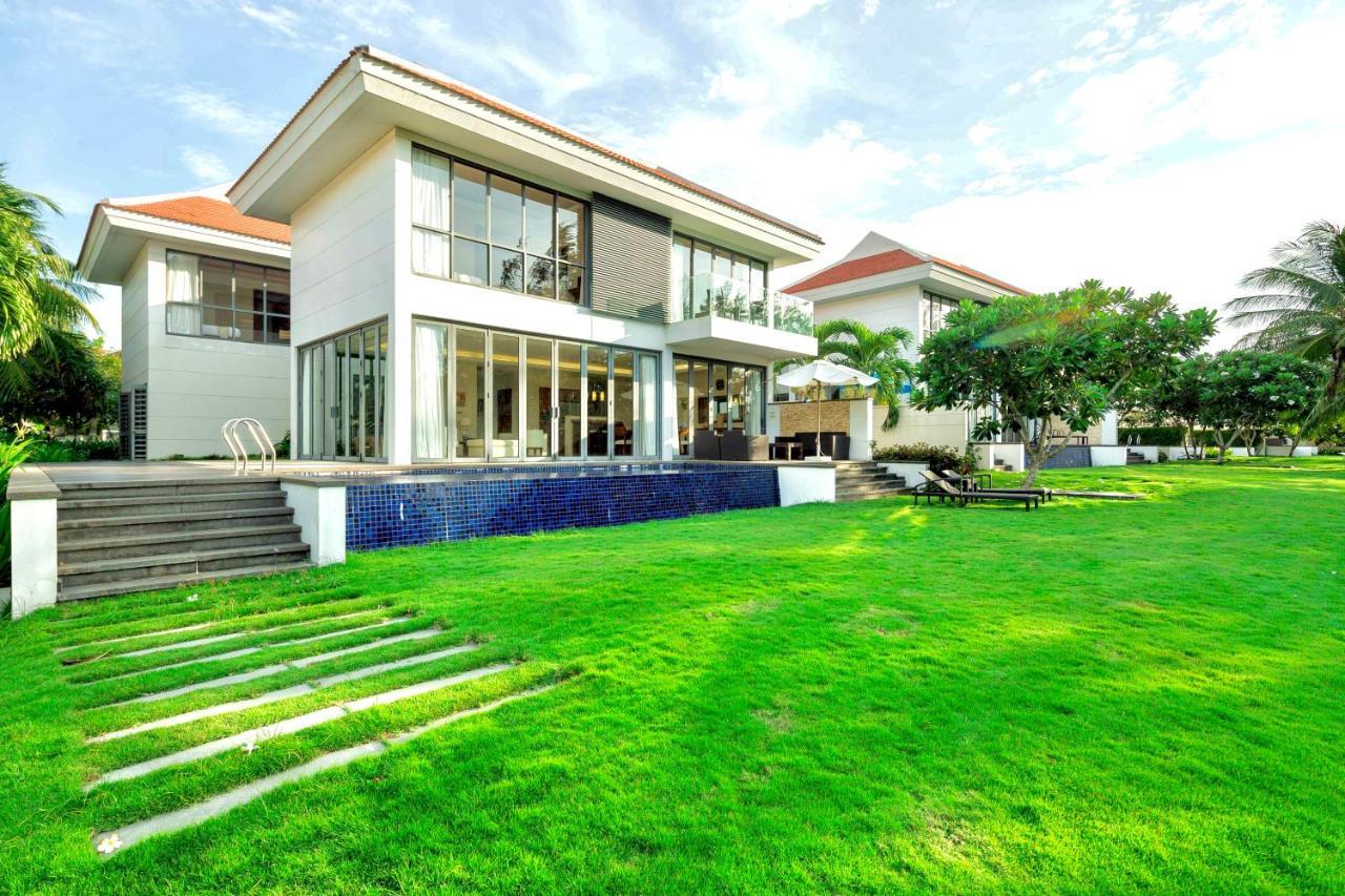 Deluxe Ocean Villa Along The Beach Da Nang Exterior foto